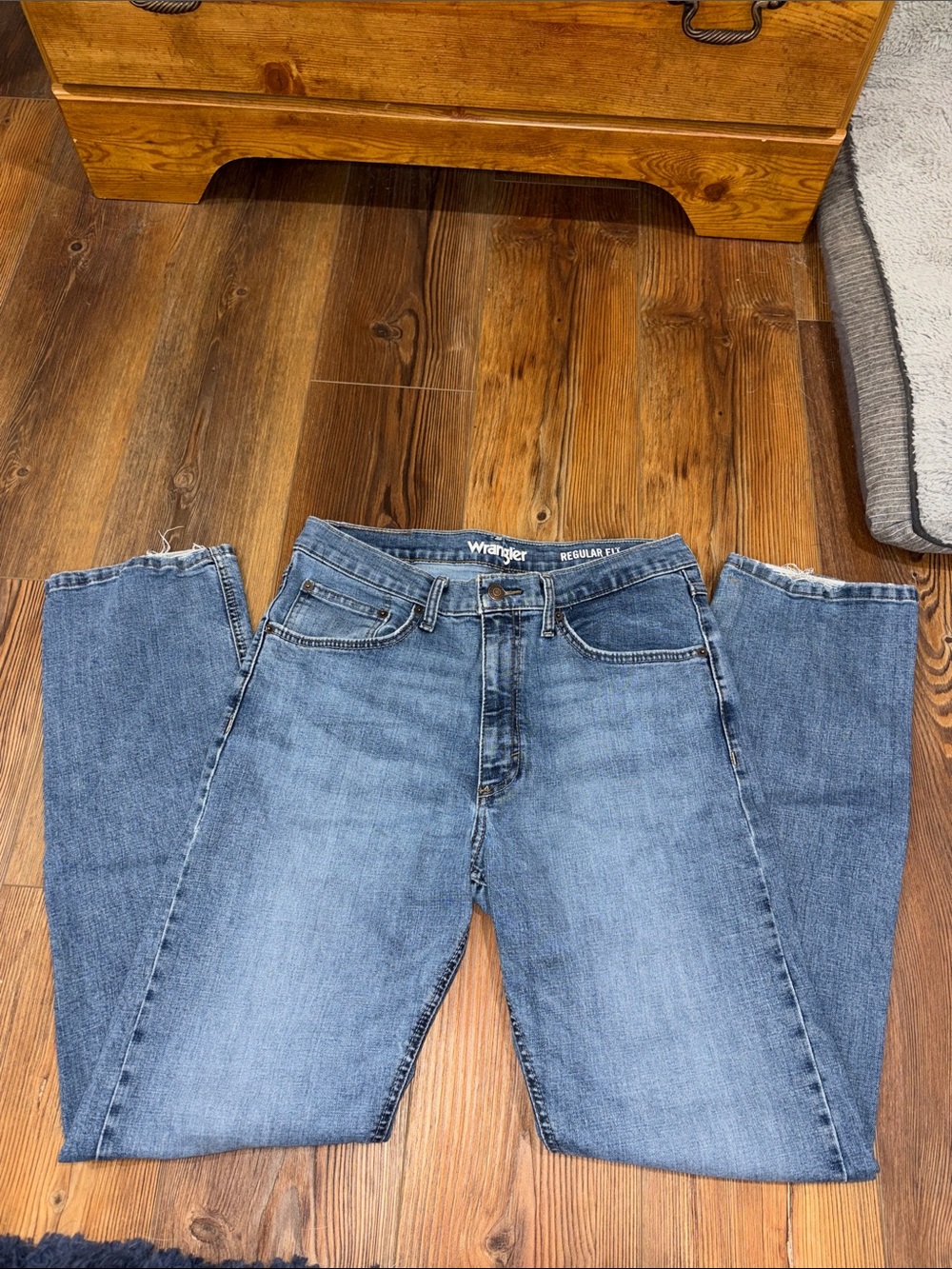 Wrangler Regular Fit Straight Leg Jeans